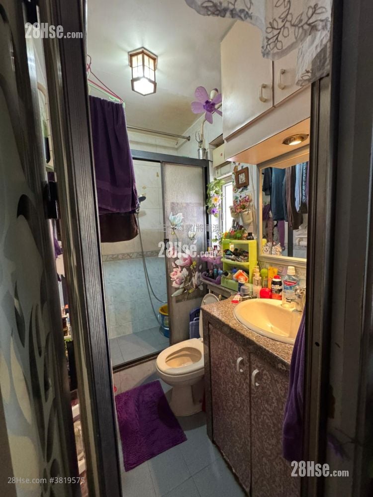 Kwong Ming Court Sell 2 Bedrooms , 1 Bathroom 433 ft²