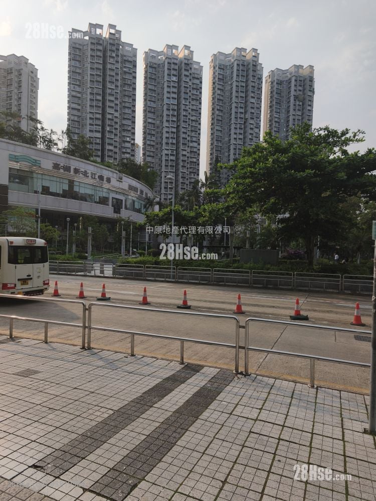 嘉湖山庄 售盘 3 房 , 2 浴室 633 平方尺