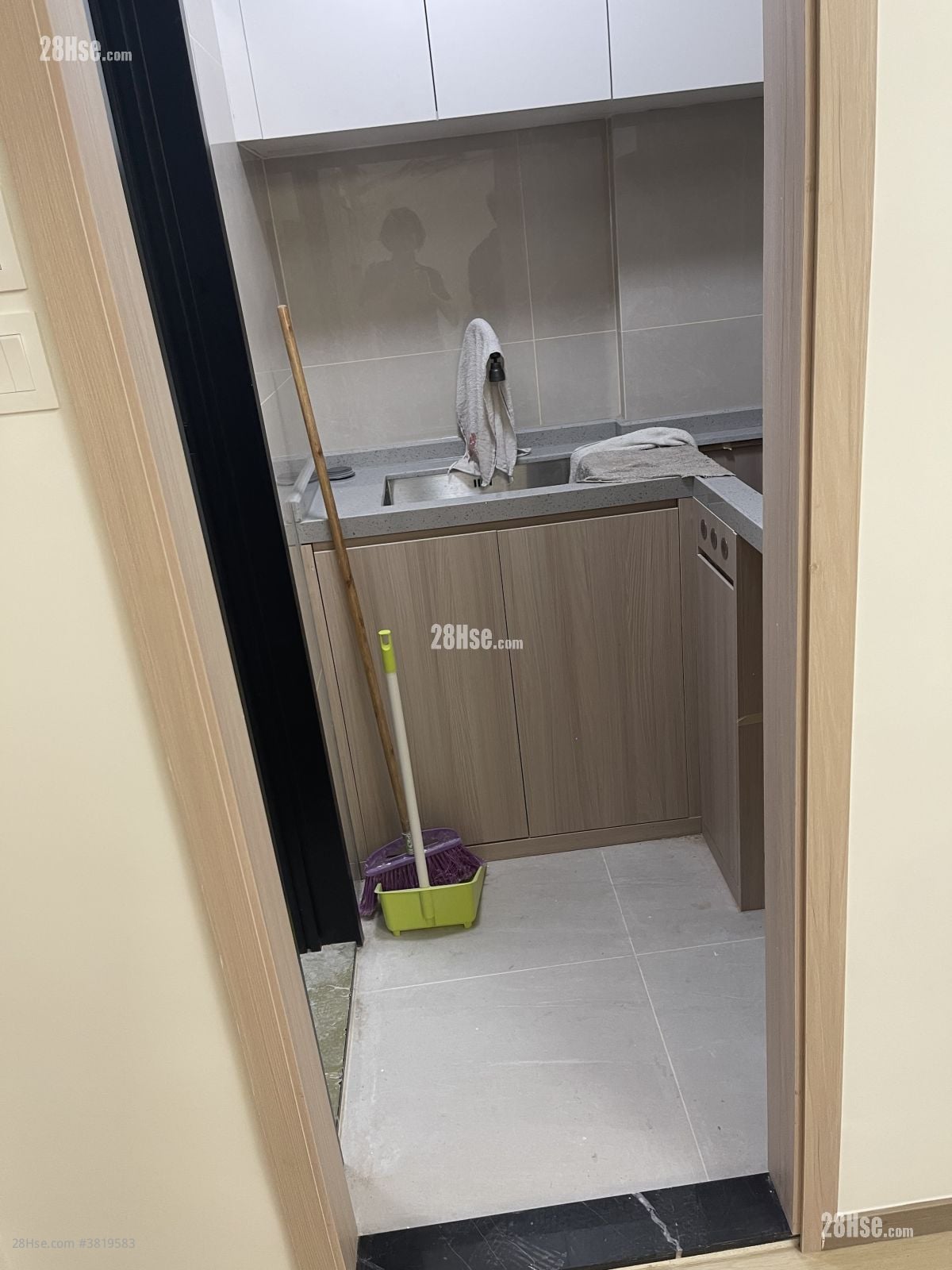 单幢楼房 租盘 320 平方尺