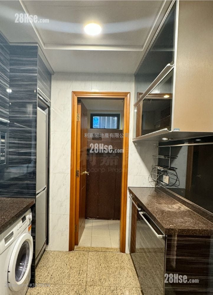 The Arch Sell 3 Bedrooms , 3 Bathrooms 846 ft²