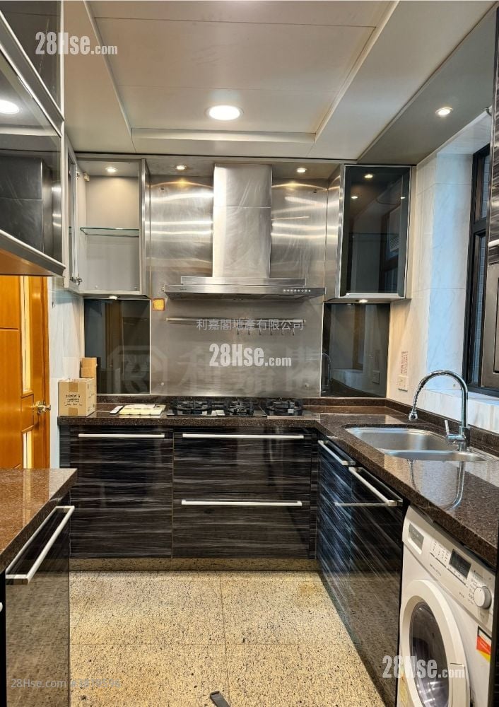 The Arch Sell 3 Bedrooms , 3 Bathrooms 846 ft²