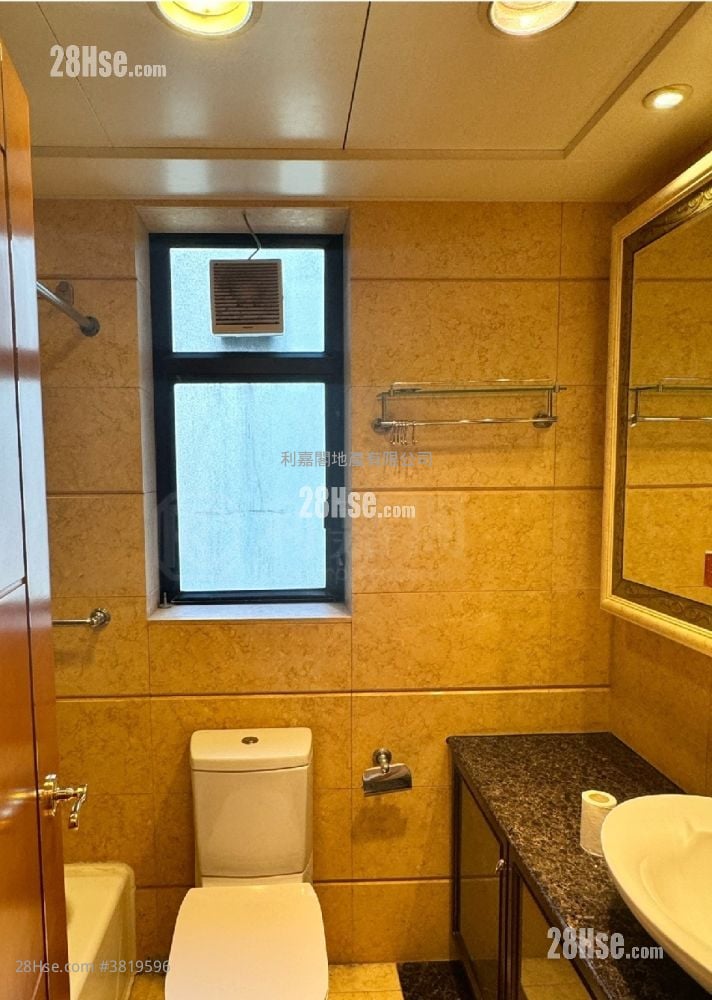 The Arch Sell 3 Bedrooms , 3 Bathrooms 846 ft²