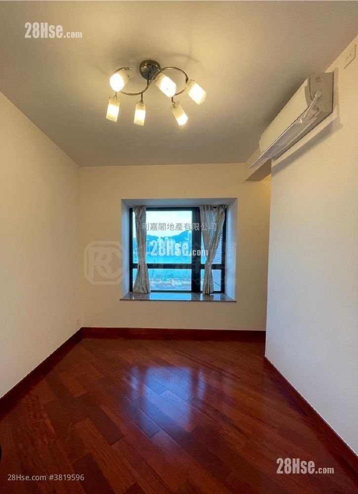 The Arch Sell 3 Bedrooms , 3 Bathrooms 846 ft²