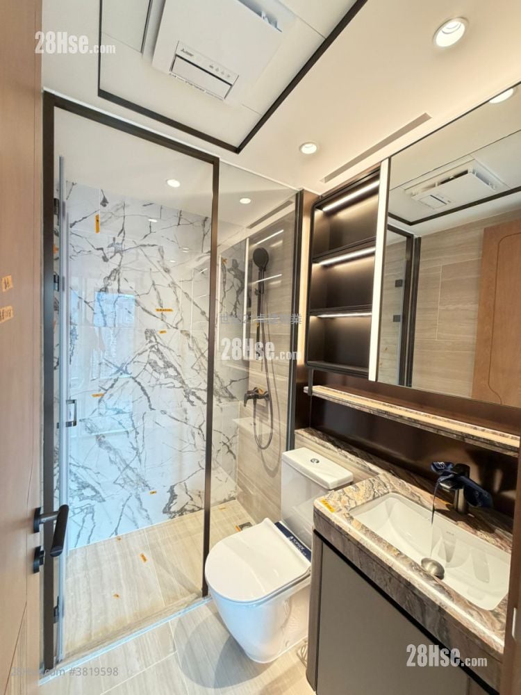 高临 租盘 3 房 , 1 浴室 545 平方尺