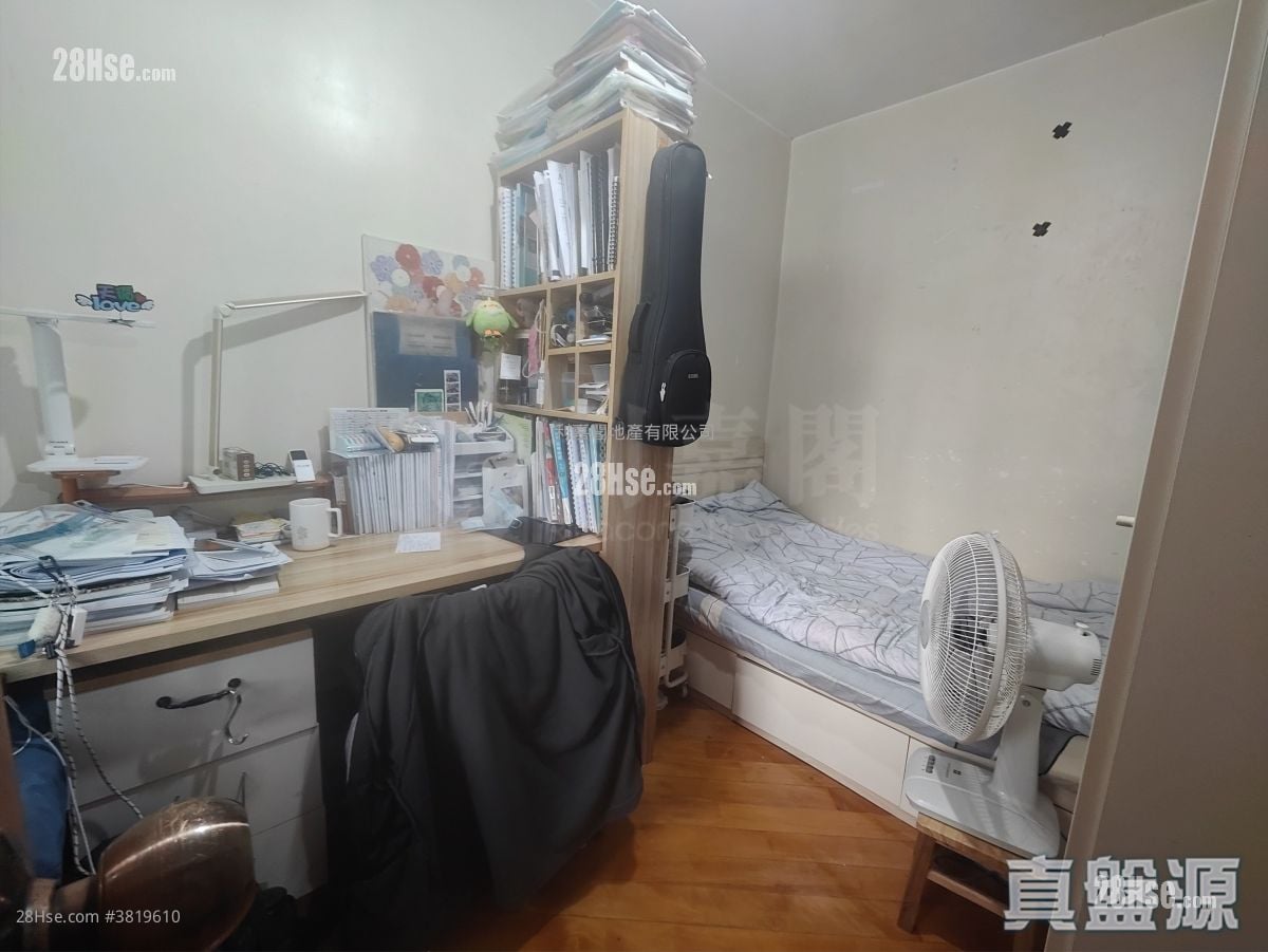 Tin Shing Court Sell 2 Bedrooms 539 ft²