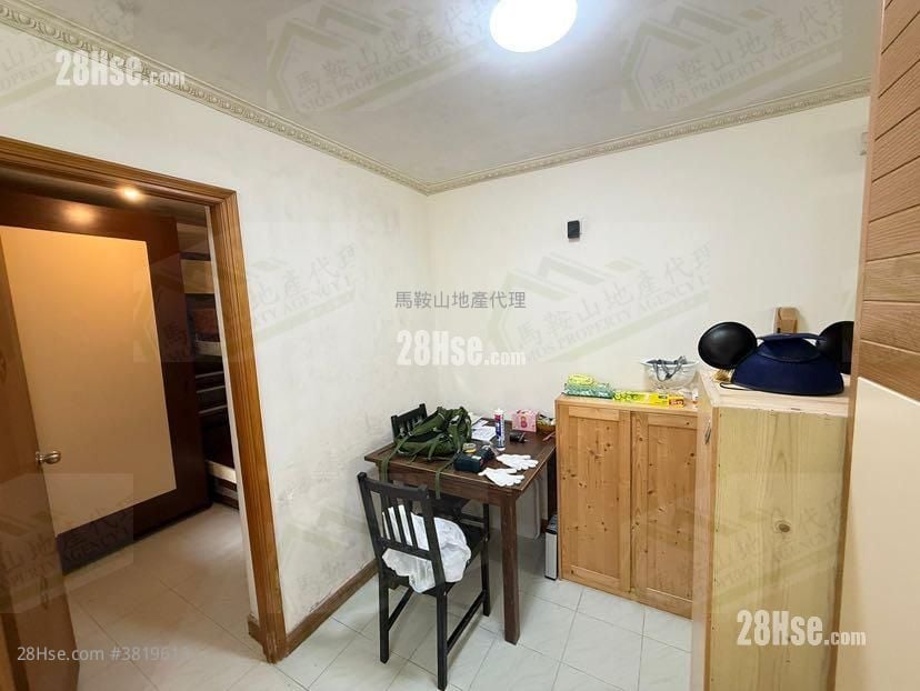 Kam Ying Court Sell 2 Bedrooms , 1 Bathroom 401 ft²