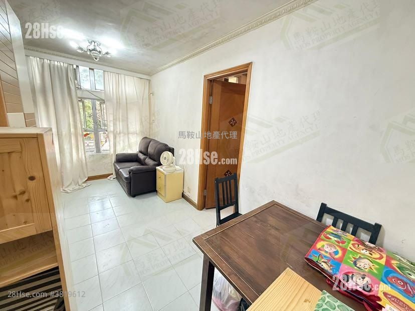 Kam Ying Court Sell 2 Bedrooms , 1 Bathroom 401 ft²
