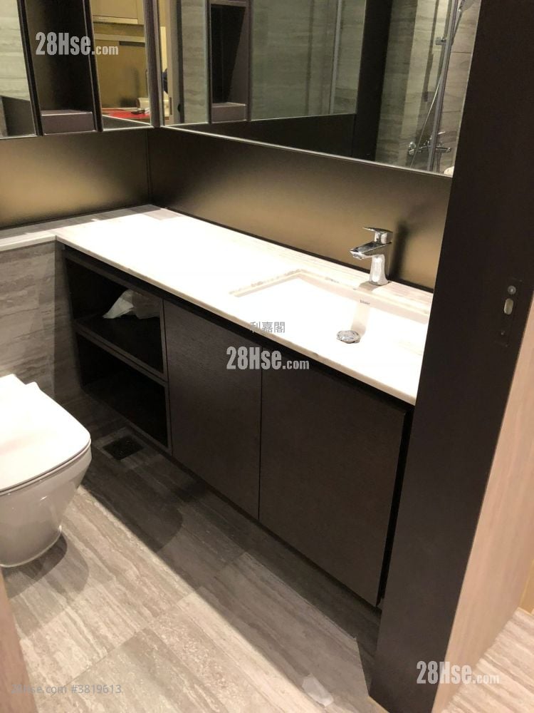 浴室: 䨇寓 售盘 1 浴室 268 平方尺