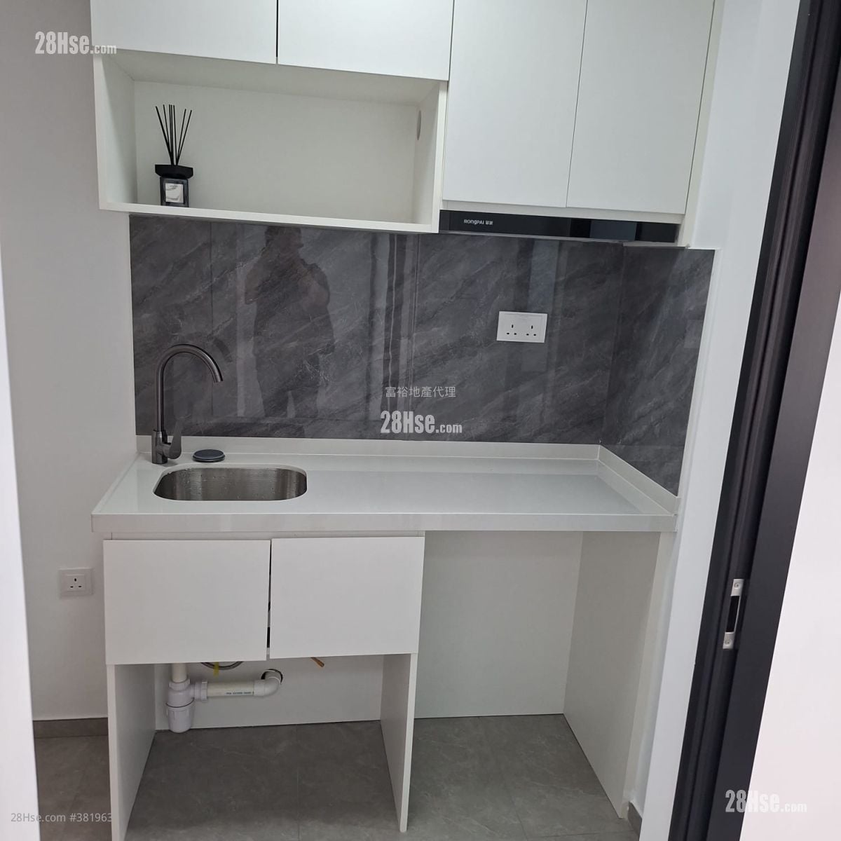 Hong Keung Mansion Rental 1 Bedroom , 1 Bathroom 150 ft²