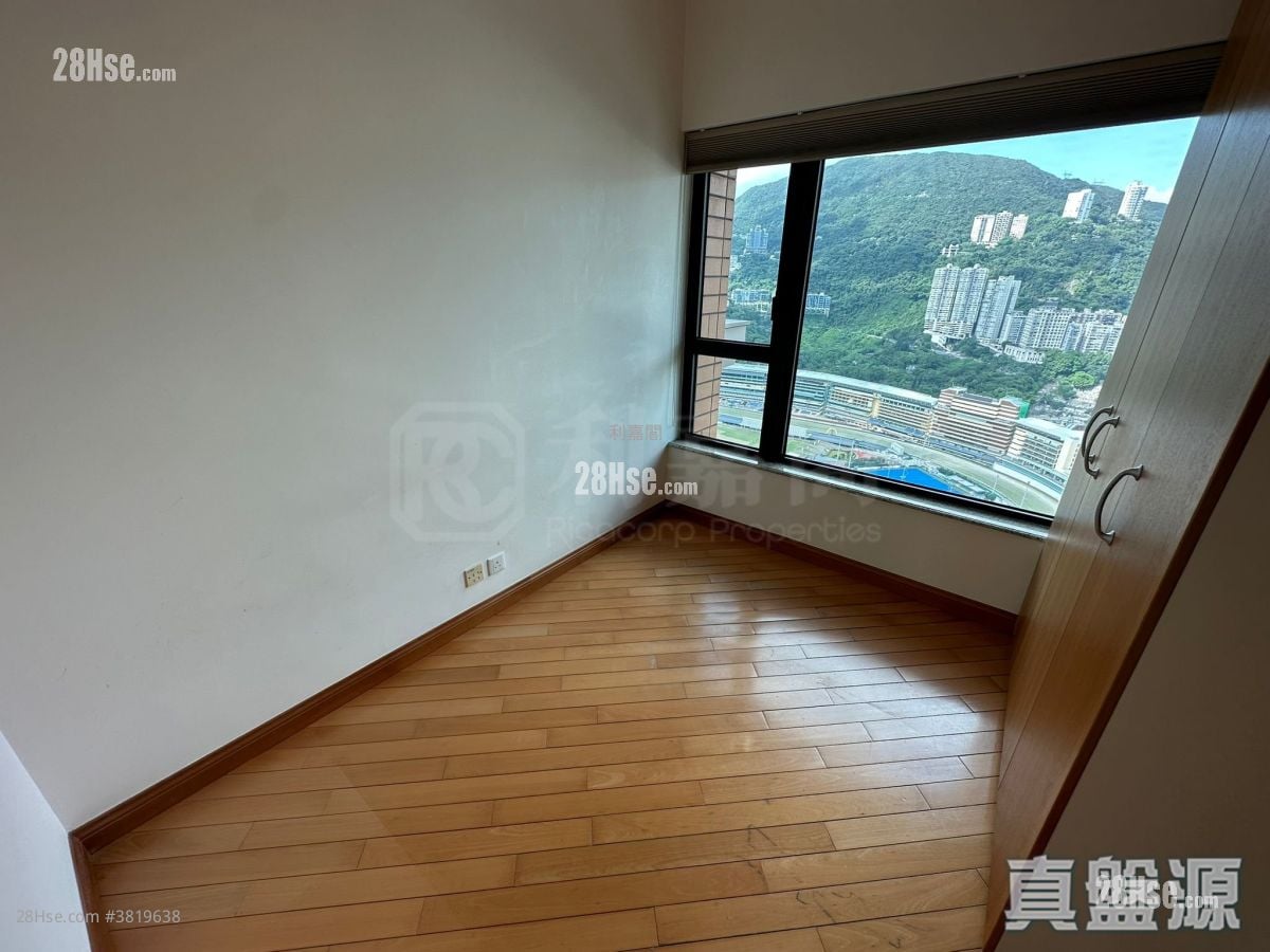 礼顿山 售盘 3 房 1,113 平方尺