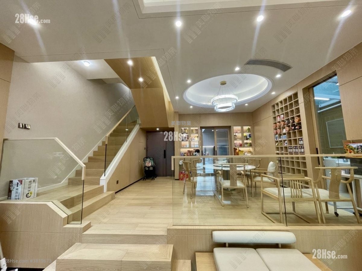 Aqua Blue Sell 4 Bedrooms , 4 Bathrooms 2,121 ft²