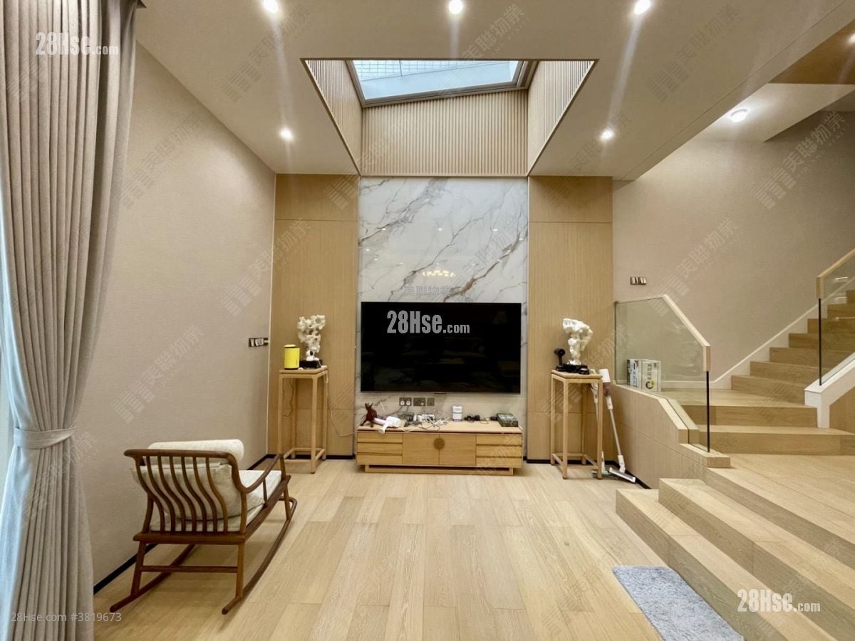 Aqua Blue Sell 4 Bedrooms , 4 Bathrooms 2,121 ft²