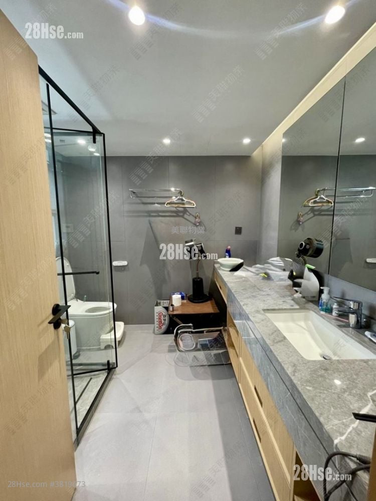 Aqua Blue Sell 4 Bedrooms , 4 Bathrooms 2,121 ft²