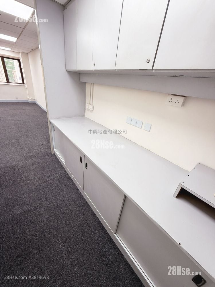 鴻寶商業大廈 售盤 1 廁所 560 平方呎