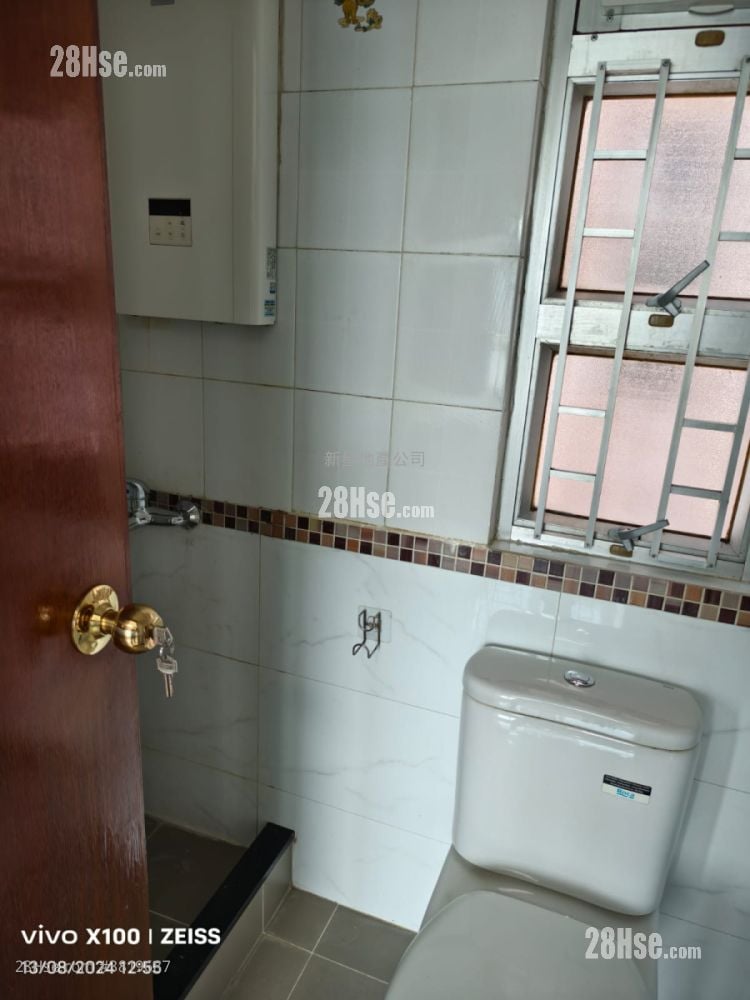 Sheung Shui Centre Rental 2 Bedrooms , 1 Bathroom 351 ft²