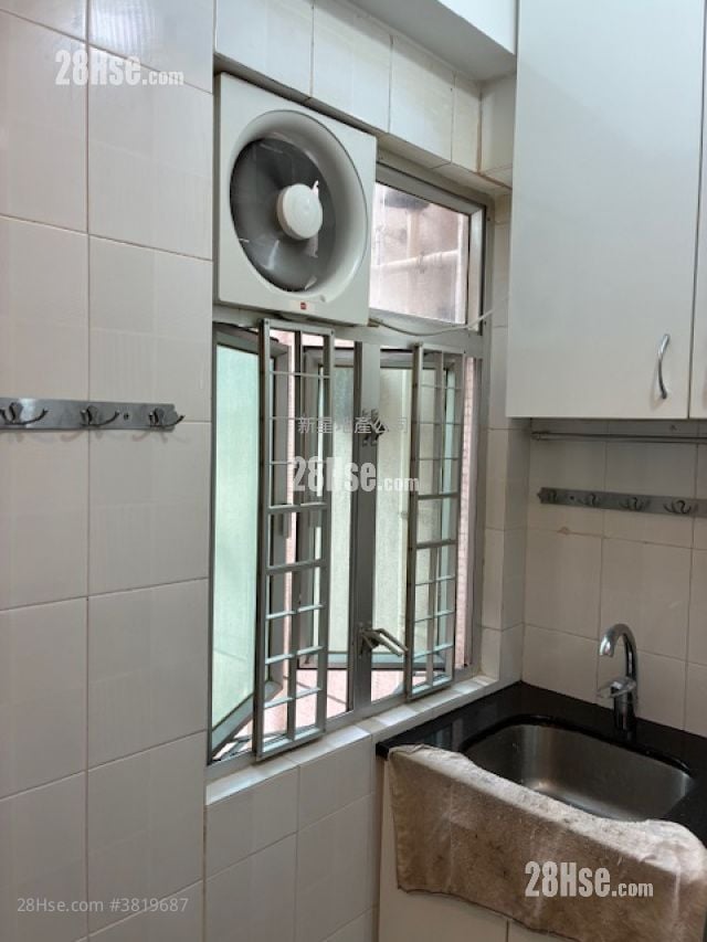Sheung Shui Centre Rental 2 Bedrooms , 1 Bathroom 351 ft²
