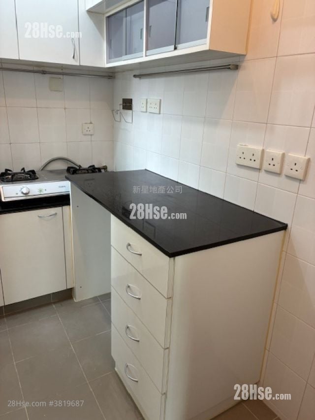 Sheung Shui Centre Rental 2 Bedrooms , 1 Bathroom 351 ft²