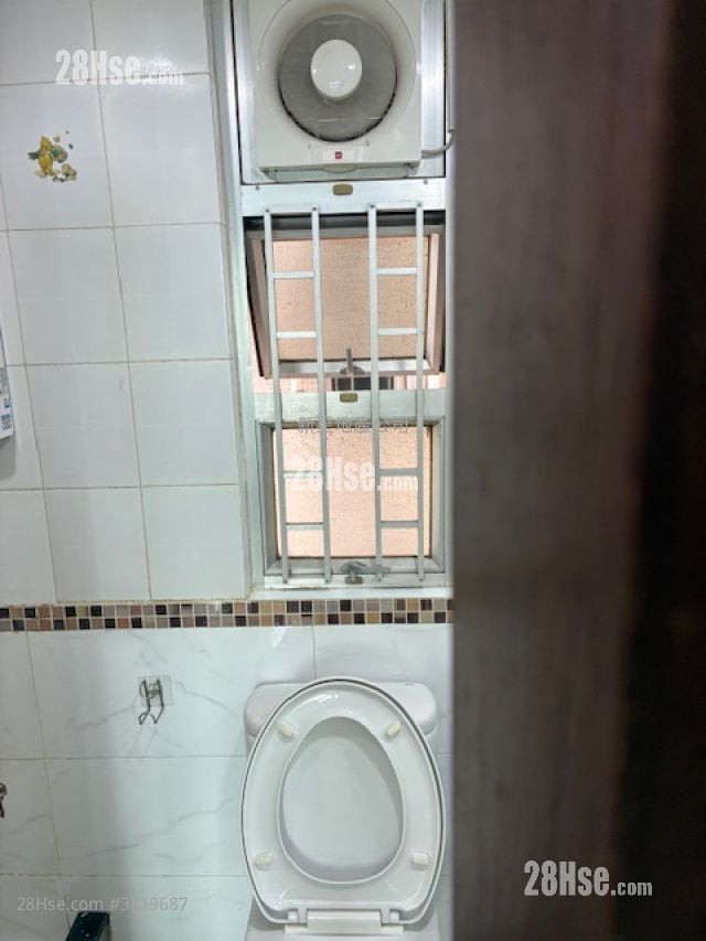 Sheung Shui Centre Rental 2 Bedrooms , 1 Bathroom 351 ft²