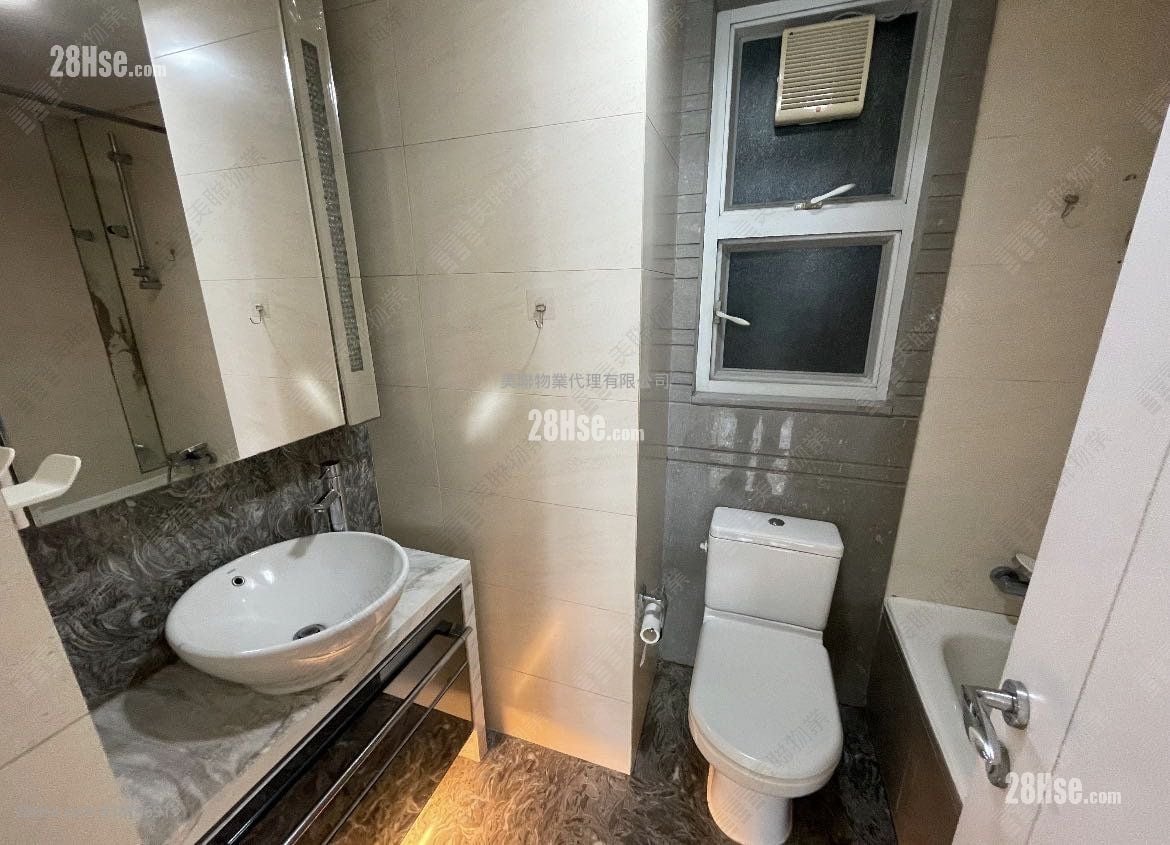 名城 售盘 3 房 , 2 浴室 742 平方尺