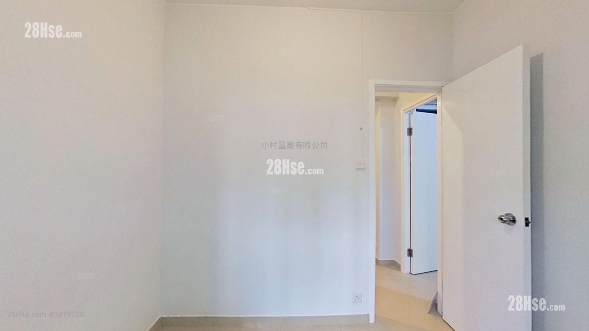 金海大厦 租盘 2 房 , 1 浴室 357 平方尺