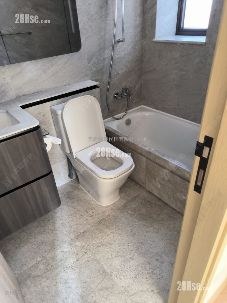 The Arles Sell 2 Bedrooms , 1 Bathroom 573 ft²