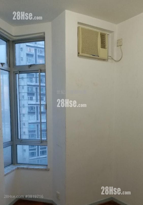 Laguna City Sell 3 Bedrooms , 2 Bathrooms 687 ft²