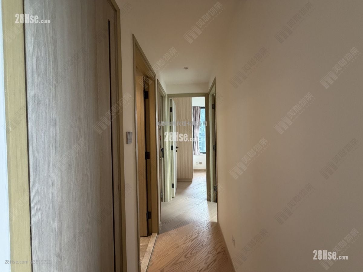 The Arles Sell 3 Bedrooms , 1 Bathroom 676 ft²