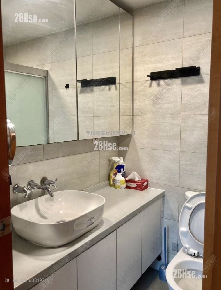 Noble Hill Sell 2 Bedrooms 509 ft²