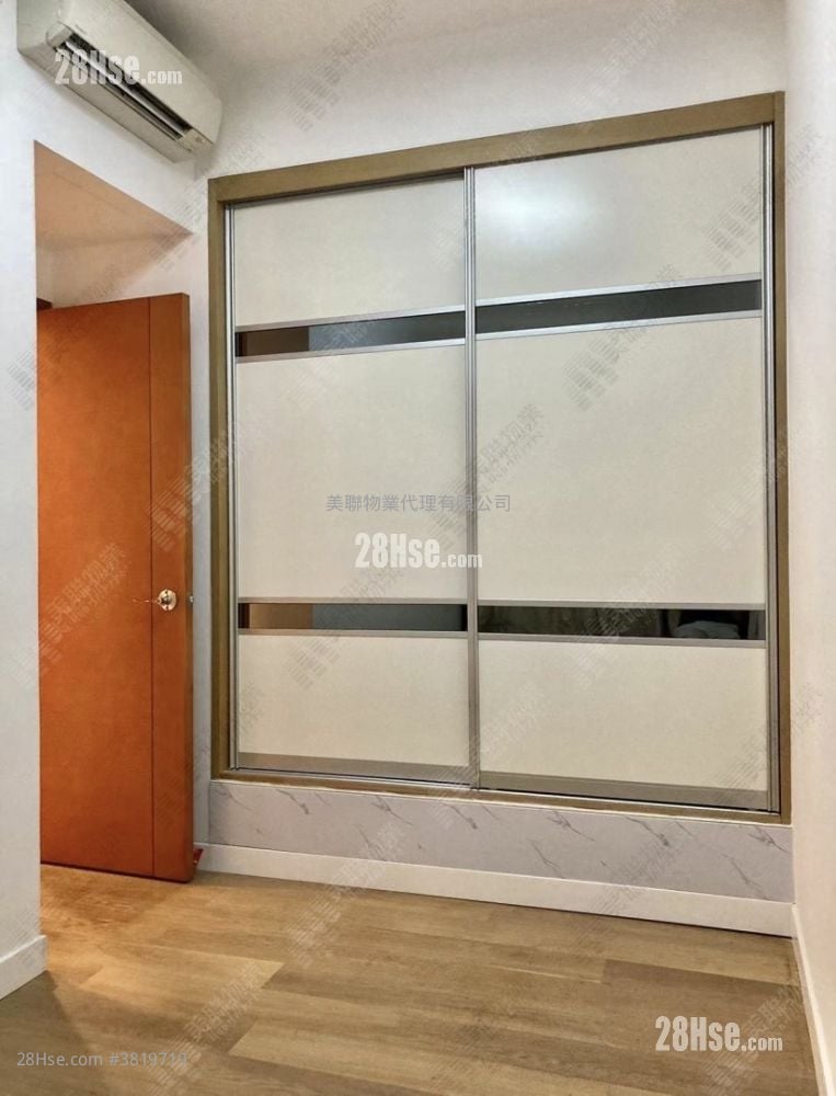 Noble Hill Sell 2 Bedrooms 509 ft²