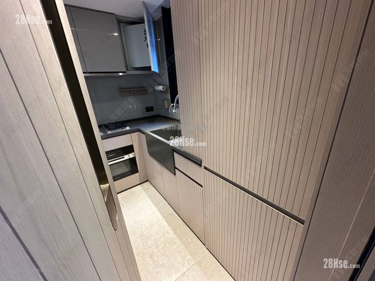 柏傲莊 售盤 3 房 , 2 浴室 683 平方呎