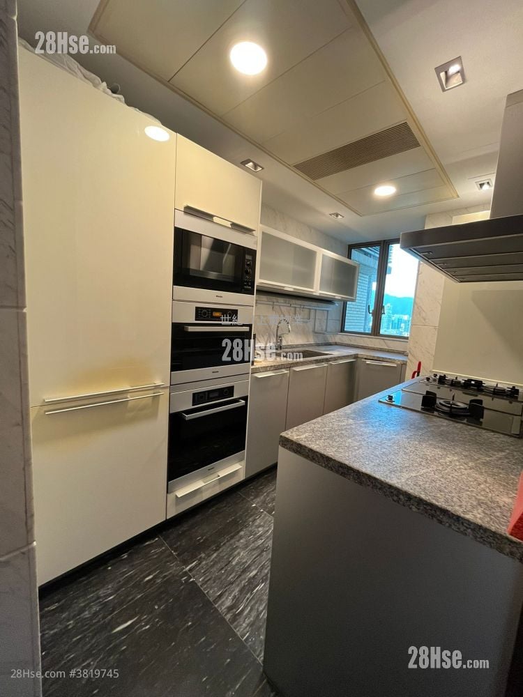 半山壹號 售盤 3 房 , 2 浴室 1,252 平方呎