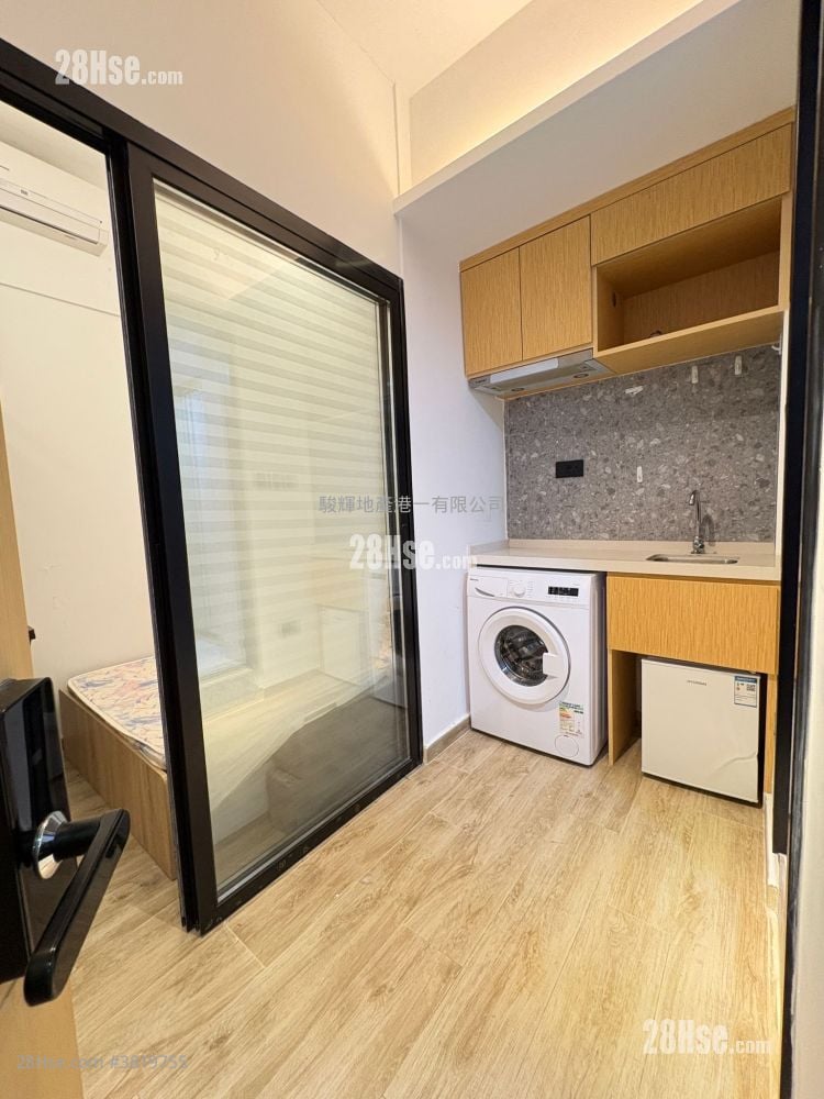 蟾宮大廈 租盤 150 平方呎