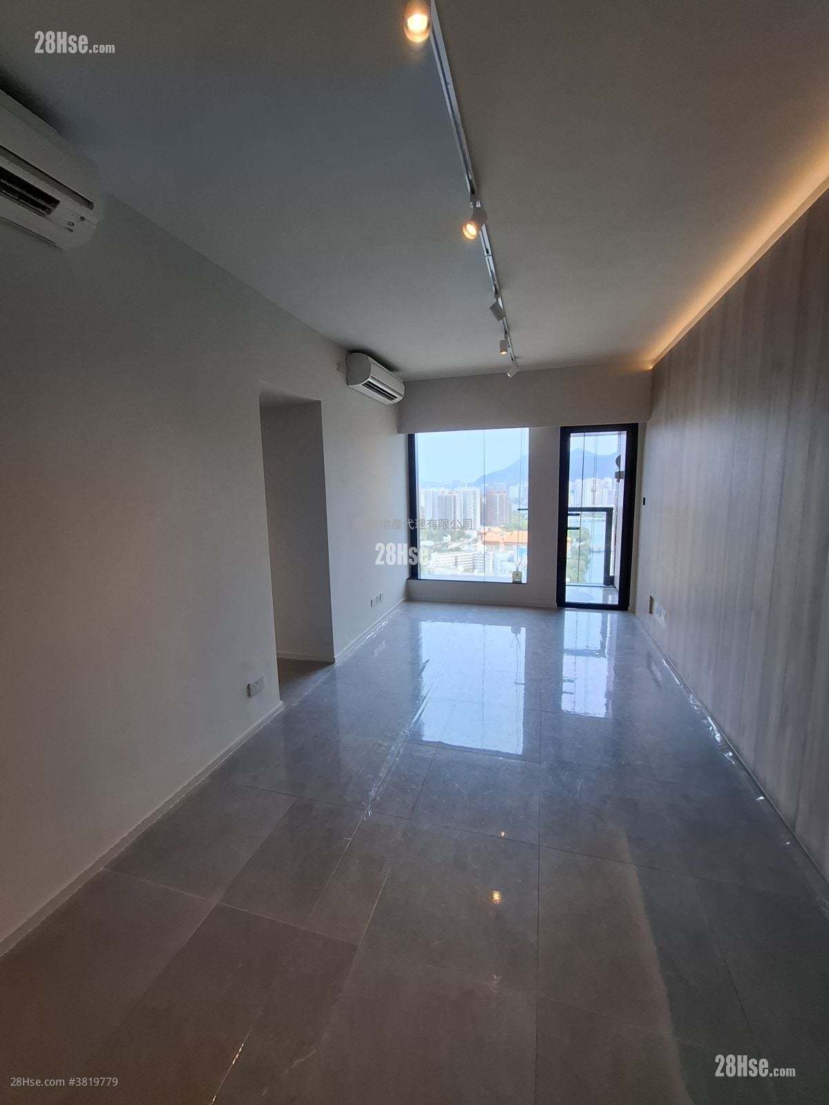 柏傲莊 售盤 3 房 , 2 浴室 679 平方呎