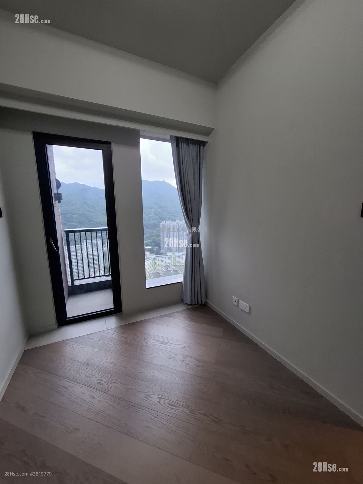 柏傲莊 售盤 3 房 , 2 浴室 679 平方呎