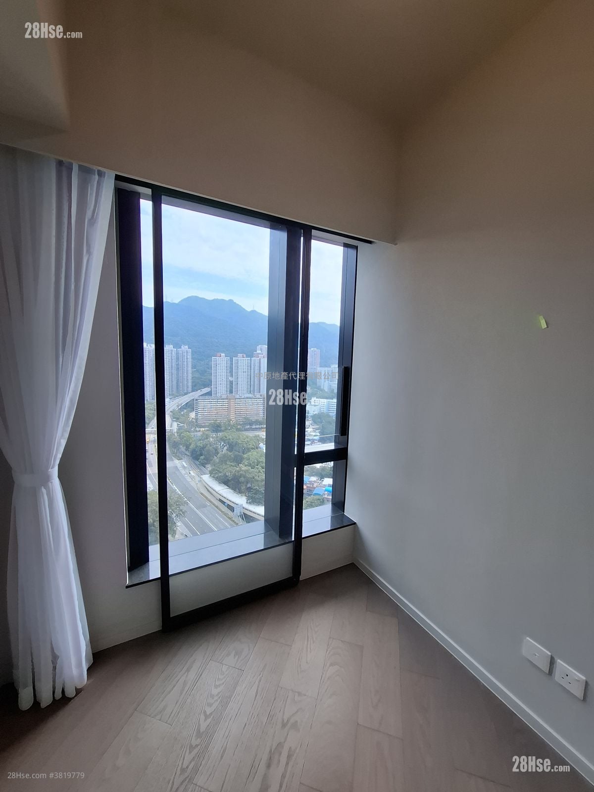 柏傲莊 售盤 3 房 , 2 浴室 679 平方呎