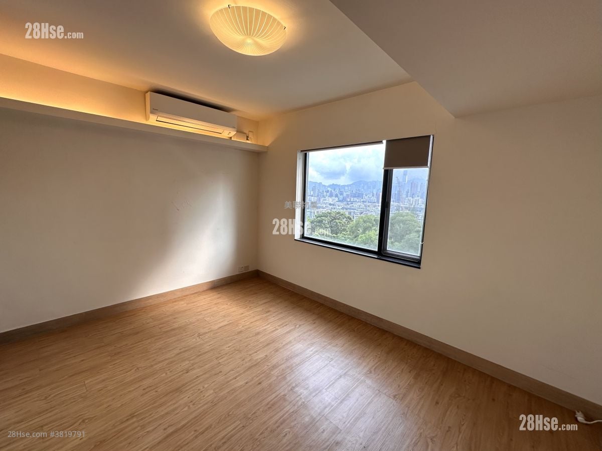 Lu Garden Sell 4 Bedrooms 2,135 ft²