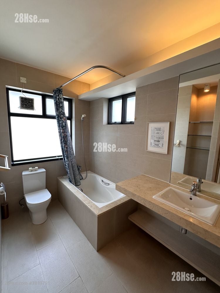 Lu Garden Sell 4 Bedrooms 2,135 ft²