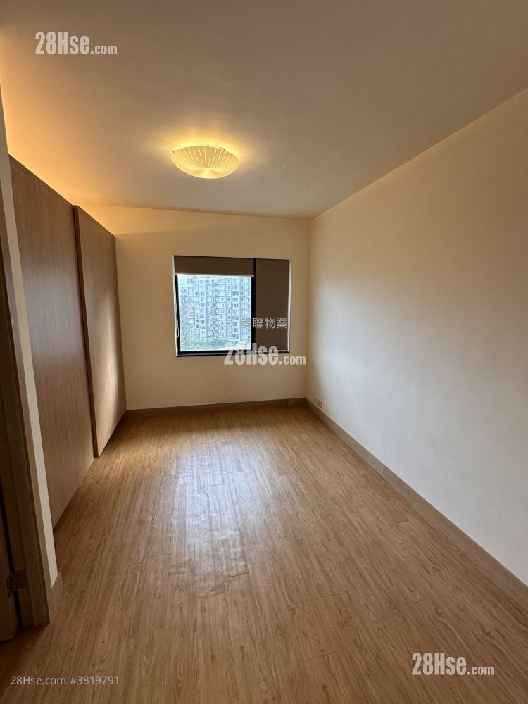 Lu Garden Sell 4 Bedrooms 2,135 ft²