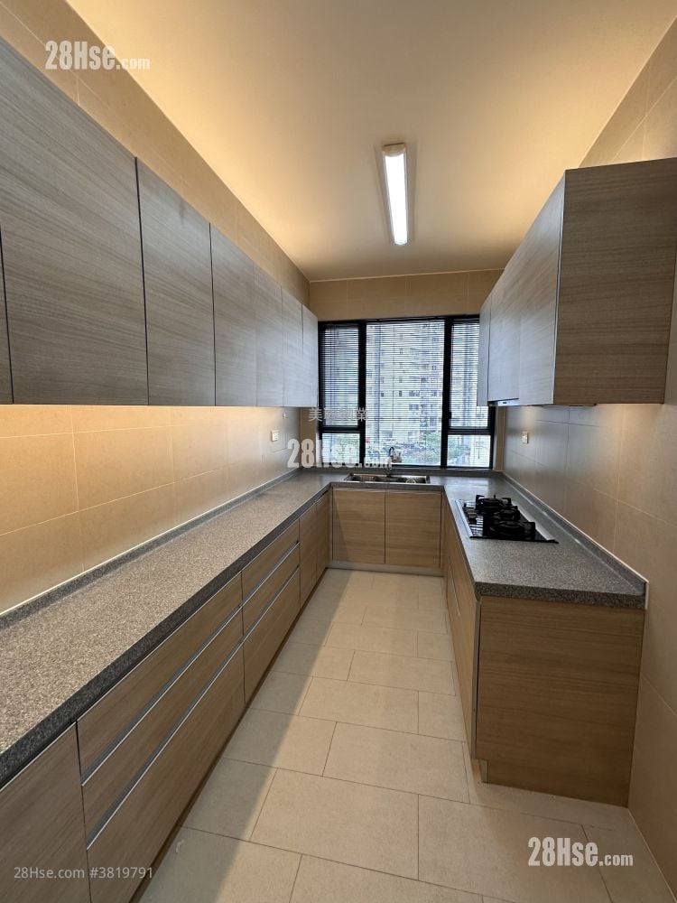 Lu Garden Sell 4 Bedrooms 2,135 ft²