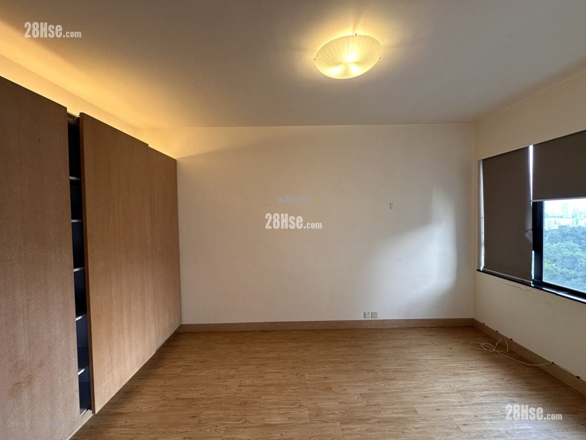 Lu Garden Sell 4 Bedrooms 2,135 ft²