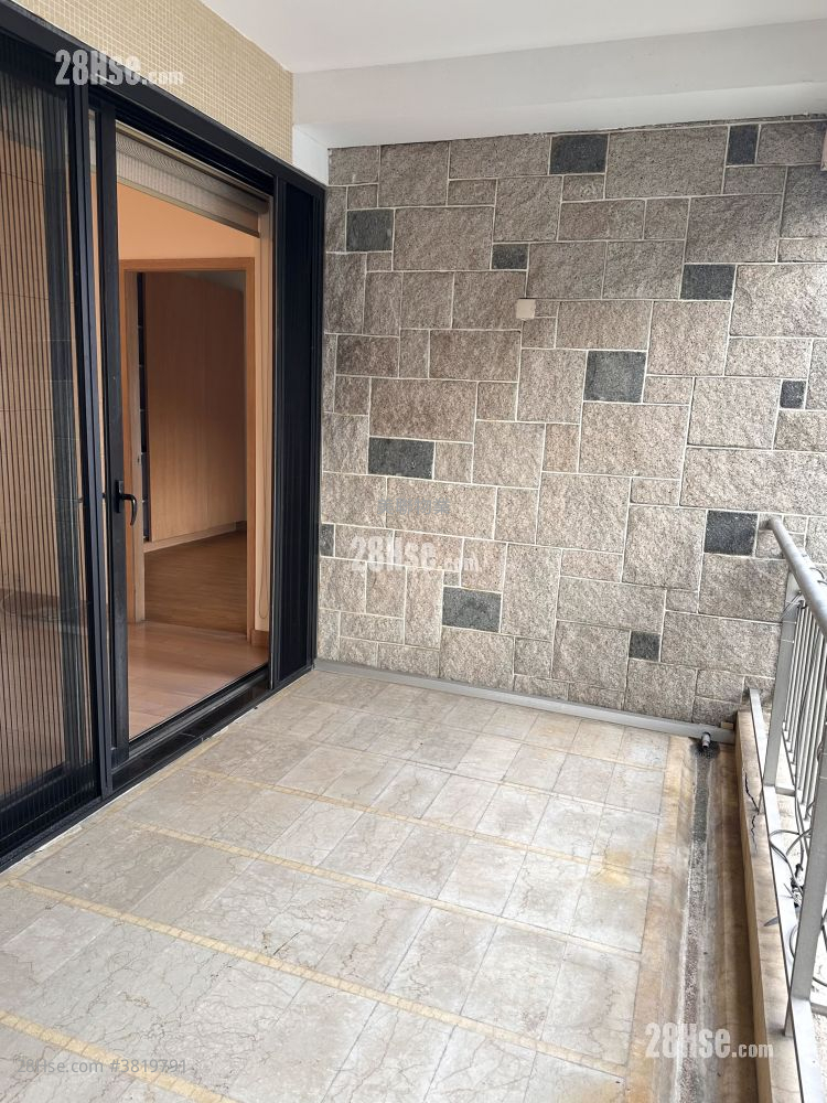 Lu Garden Sell 4 Bedrooms 2,135 ft²