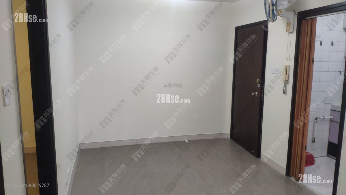 Sunningdale Garden Sell 2 Bedrooms , 1 Bathroom 428 ft²