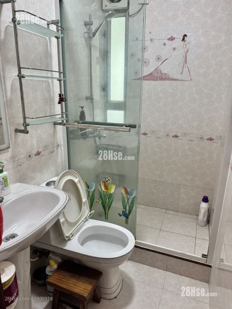 Fu Keung Court Sell 3 Bedrooms 577 ft²