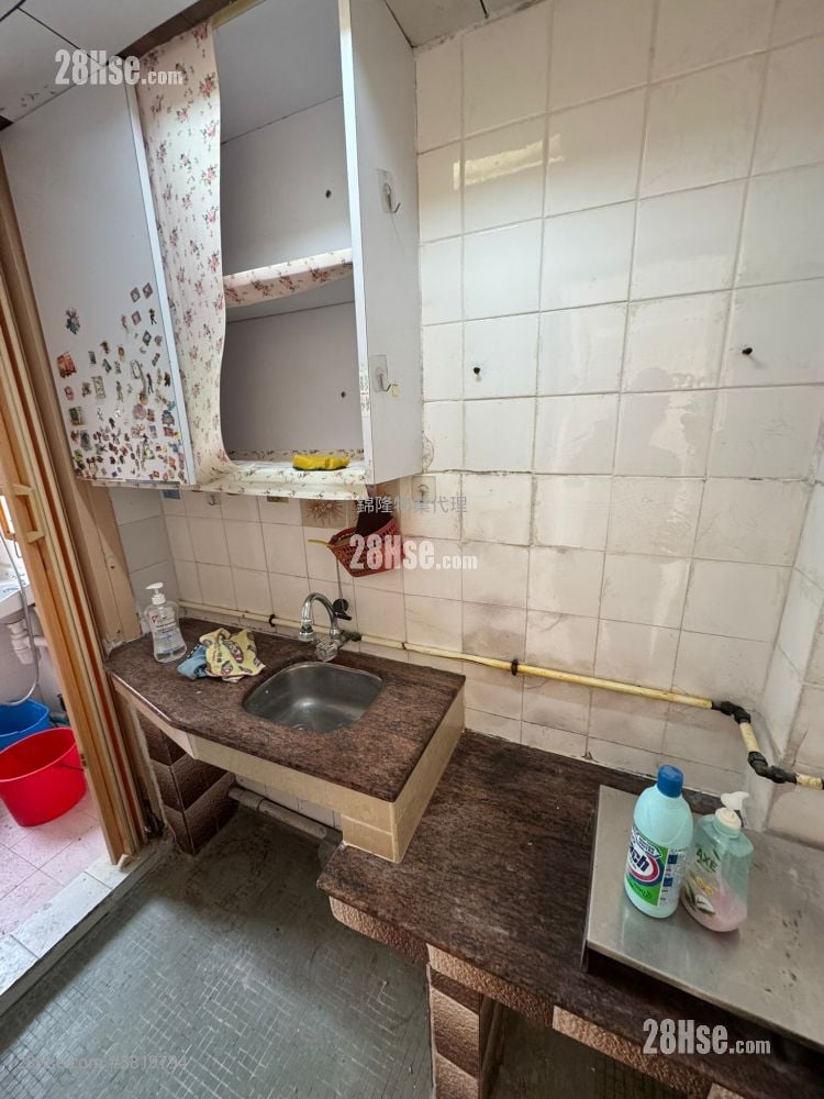 明月大厦 售盘 2 房 , 1 浴室 302 平方尺