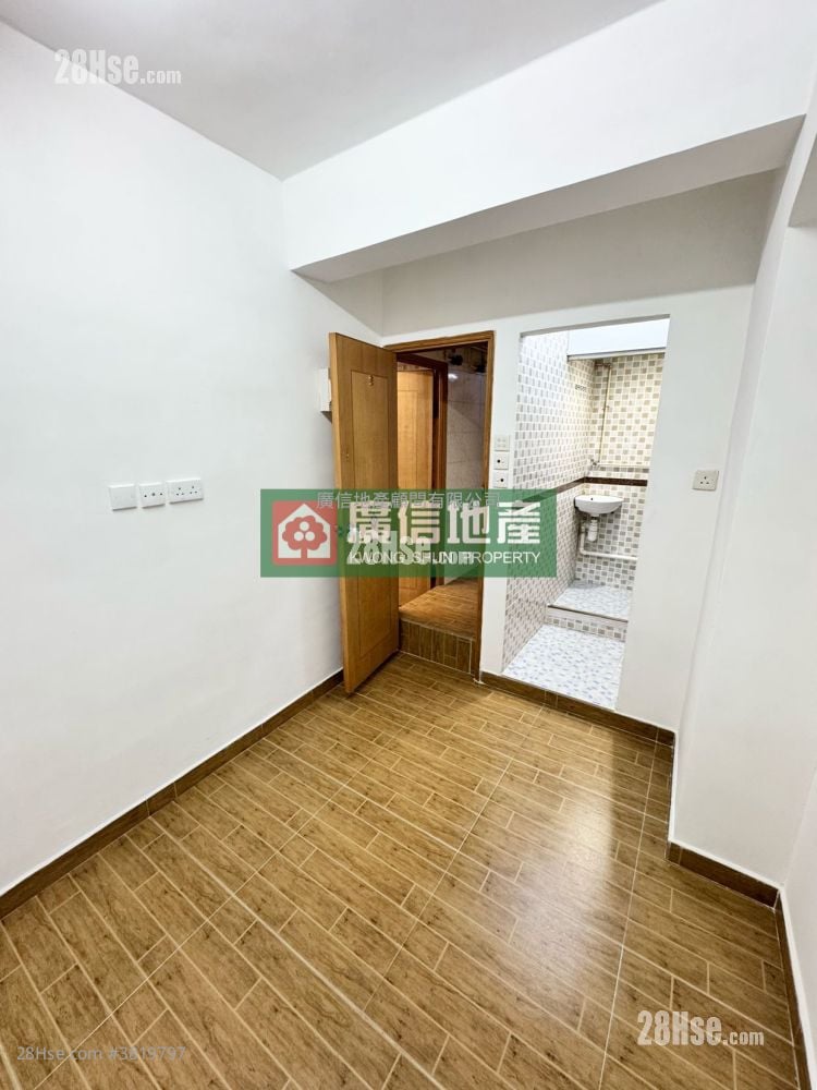 唐楼 售盘 5+ 房 648 平方尺