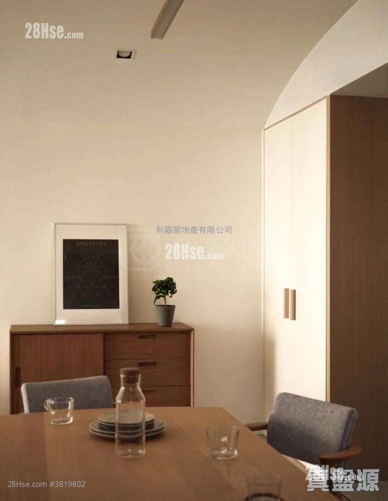 Gallant Garden Mansion Rental 3 Bedrooms , 3 Bathrooms 830 ft²