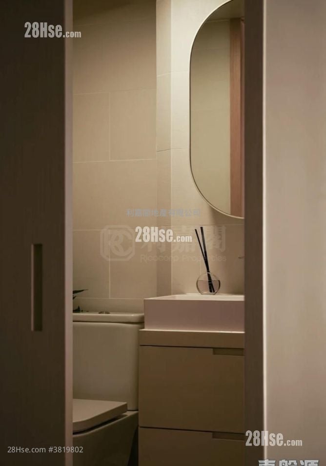 Gallant Garden Mansion Rental 3 Bedrooms , 3 Bathrooms 830 ft²