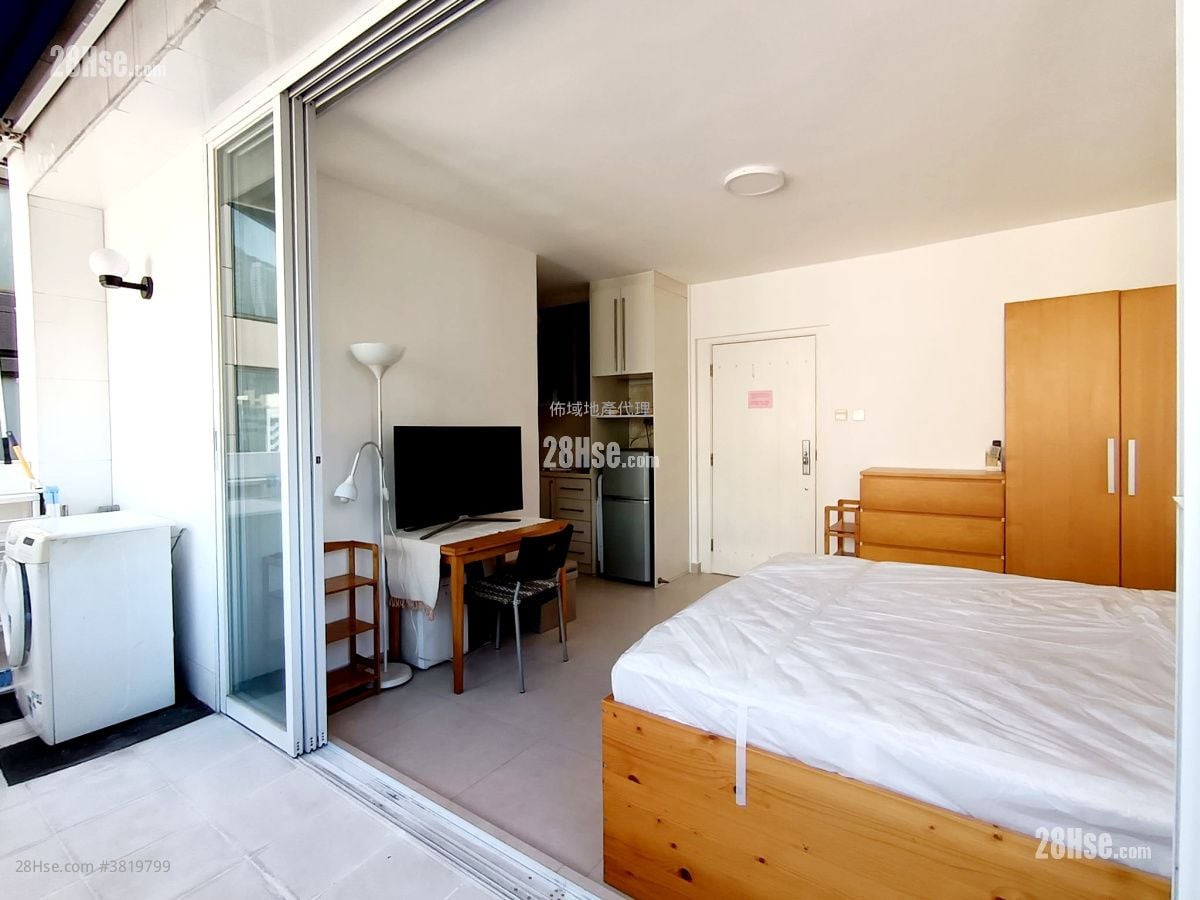 Luen Lee Building Rental Studio , 1 Bathroom 227 ft²