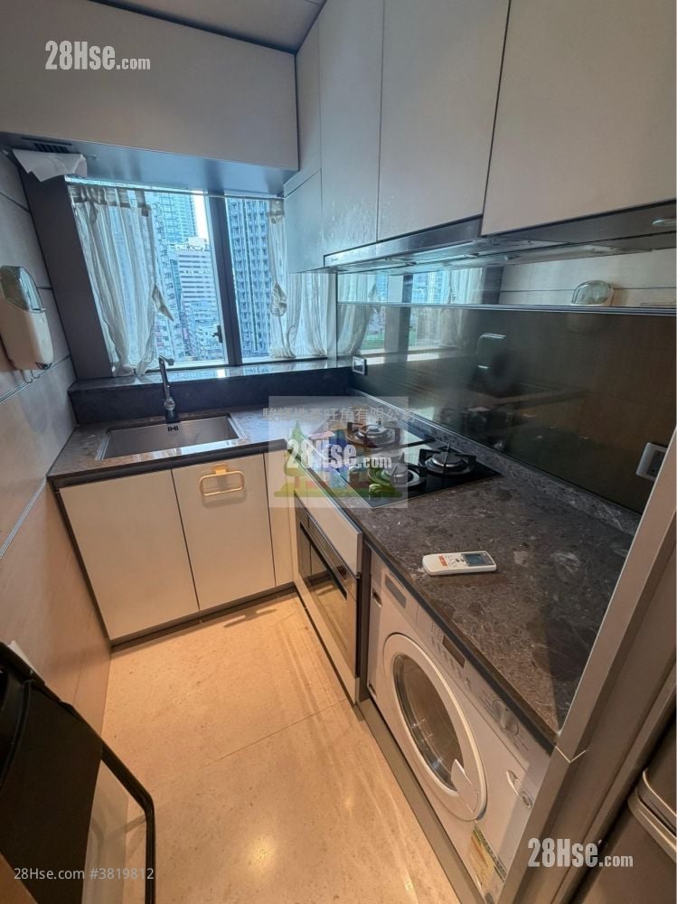 Macpherson Place Rental 2 Bedrooms , 1 Bathroom 561 ft²