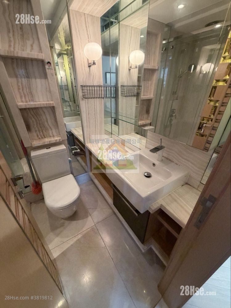 Macpherson Place Rental 2 Bedrooms , 1 Bathroom 561 ft²